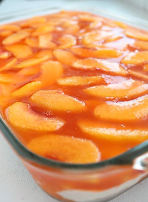 No-bake Fresh Peach Cheesecake Dessert Peach Delight Dessert, Fresh Peach Cheesecake, Fresh Peach Desserts, Desserts With Cream, Desserts With Cream Cheese, Peach Topping, Fresh Peach Recipes, Peach Cheesecake, Jello Salads