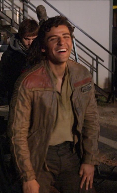 Oscar Isaac as Poe Dameron on the set of "Star Wars: The Force Awakens" Poe Dameron, Oscar Isaac, Moon Knight, Pedro Pascal, What’s Going On, Pretty Men, The Star, Celebrity Crush, Actors & Actresses