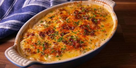 Easy Cheesy Scalloped Potatoes Recipe - How To Make Best Homemade Scalloped Potatoes with Bacon—Delish.com Loaded Scalloped Potatoes, Scalloped Potatoes Cheesy, Scalloped Potato Recipes, Scalloped Potatoes, Potato Dishes, Side Recipes, Veggie Dishes, Polenta, Vegetable Side Dishes