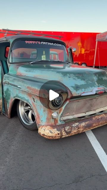 1955-59 Chevy /GMC Trucks! @we_4lo on Instagram: "@poppyspatina had this patina fleetside laid out in their booth for the @dinosgitdown last year. This truck was dope. Check out the details.  _______________________________________   #taskforceeratrucks #taskforceera #chevytaskforce #chevy3100 #chevytruck #gmctrucks #classictrucks #hotrodtrucks #chevystepside #gmcstepside #5559chevytrucks #55chevy #56chevy #57chevy #58chevy #59chevy #apachetruck #59apache #fleetsidechevy #patinatruck #patinatrucknation #airride #slammedtrucks #slammed #slammednation #patinaperfection #poppyspatina #dinosgitdown" Chevy Apache Truck, Patina Truck, 1986 Chevy Truck, 55 Chevy Truck, 1959 Chevy Truck, 57 Chevy Trucks, Rat Rod Truck, Chevy Apache, Rat Rod Cars