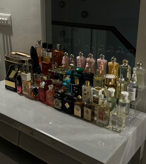 Luxury Perfume Collection, Perfume Table, Perfume Collection Aesthetic, Perfume Collection Display, Perfume Aesthetic, Collection Aesthetic, Perfume Display, Perfume Organization, Fragrances Perfume Woman