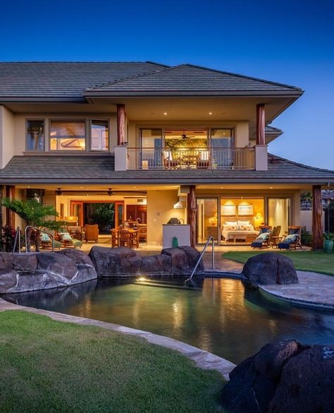 Hawaii Mansion, Hawaii Real Estate, Luxury Real Estate Marketing, Hawaii Homes, Home Decor Quotes, Luxury Estate, House Goals, Indoor Outdoor Living, House And Home Magazine