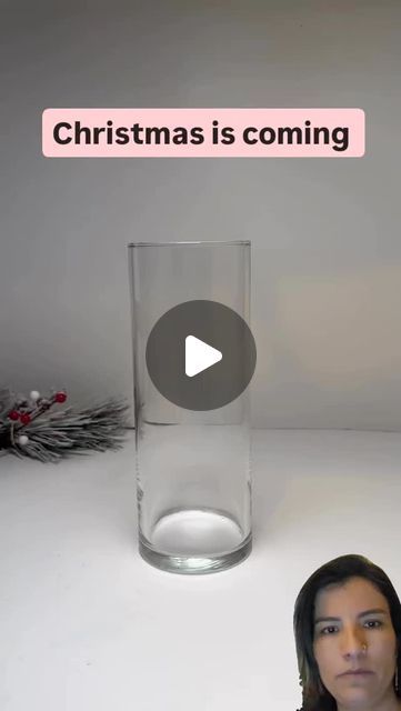 Carla Madureira on Instagram: "Create a stunning Christmas ornament with a magical twist! 🎄✨

 Using water beads that expand in water, I added festive decorations like Christmas balls, candy canes, and pearl-like beads inside a glass jar. Just add water and watch the magic happen as the beads grow, creating a unique holiday centerpiece. Try it yourself for a beautiful and easy DIY Christmas décor! 🎅🎁

Follow for more!!!

Credits to bestofchristimasss
 #ChristmasDIY #HolidayDecor #FestiveOrnaments #DIYChristmas #letsmakeez #easyliving #homehacks #hacks #christmas #christmasdecorations" Christmas Decor Hacks Easy Diy, Christmas Table Centrepiece Ideas Simple, Easy Xmas Table Decorations, Christmas Glass Centerpieces, Diy Xmas Table Centerpieces, Christmas Orbeez Ideas, Crafts With Christmas Balls, Christmas Candle Ideas Diy, Christmas Glass Jars Decorations