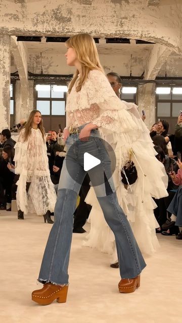 WWD on Instagram: "@chloe fall 2024 by newly appointed creative director @chemena   Video: @hey_imlara and @tianweizhang" Chloe 2024 Spring Summer, Chloe Fashion Show 2024, Chloe Winter 2024, Chloe Boho Style, Chloe Aw24, Boho 2024 Outfits, Chloe Fall Winter 2024, Chloe 2024 Fall, Chloe Runway 2024