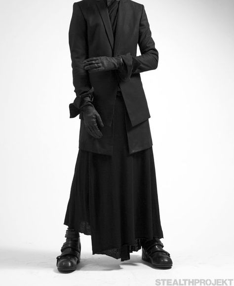 By Any Means Necessary, Futuristic Fashion, Avant Garde Fashion, Future Fashion, Mode Inspo, Yohji Yamamoto, Dark Fashion, Prince Charming, Kilt