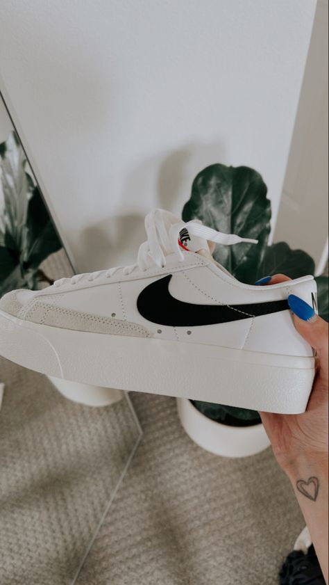 Nike platform blazers Low Top Blazers Nike Outfit, Nike Platform Sneakers Outfit, Low Top Nike Blazers, Platform Blazers, Nike Platform, Blazers Nike, Nike Blazers, Nike Blazer Low, Blazer Low