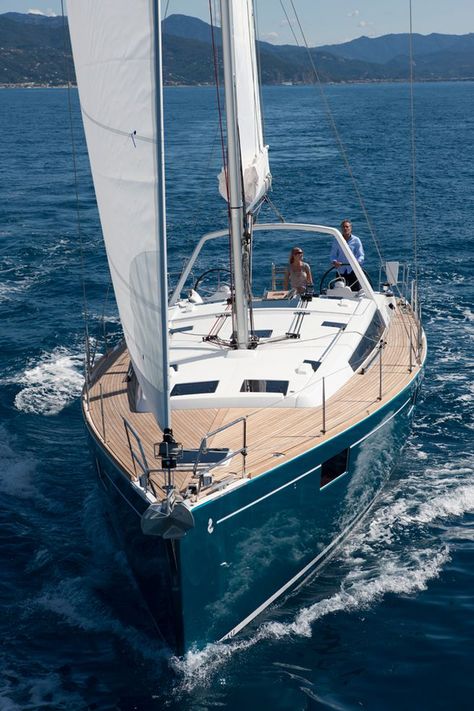 Beneteau Oceanis, Sailing Aesthetic, Luxury Sailing Yachts, Sailboat Living, Sailboat Yacht, Sail Life, Buy A Boat, Sailing Yachts, Boat Pics