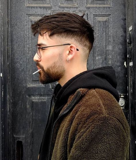 20 Coolest Messy Undercut Hairstyles for Men – HairstyleCamp Messy Undercut, Undercut Hairstyles For Men, Faded Beard Styles, Very Short Hair Men, Long Messy Hair, Beard Cuts, Undercut Hairstyle, Mens Hairstyles With Beard, Beard Styles Short