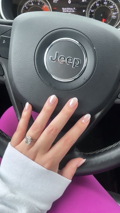 French ombre chrome glazed donut almond nails French Ombre Chrome, Ombre Chrome, Ombre Chrome Nails, Short French Nails, Classy Almond Nails, Rounded Acrylic Nails, Short Round Nails, Preppy Nails, Short French Tip Nails