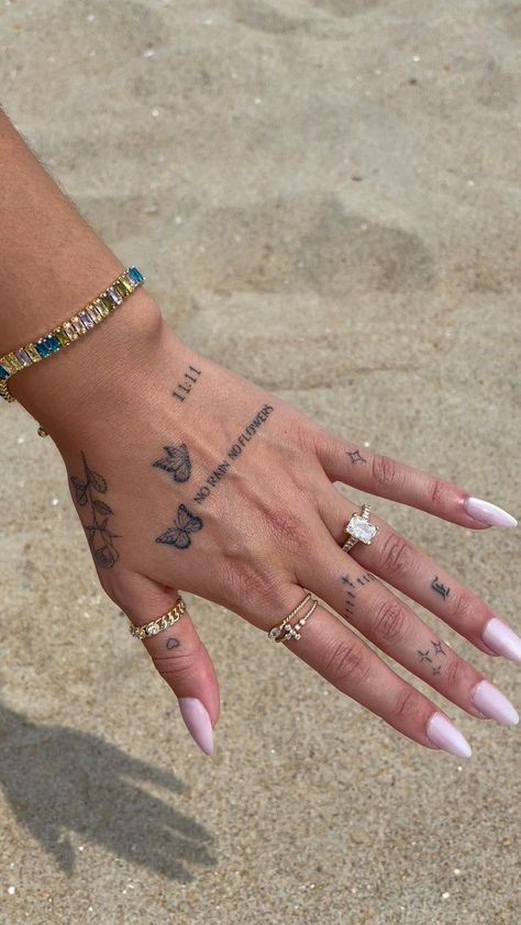 Tattooed Hands Women, Pretty Hand And Finger Tattoos For Women, Cute Arm Tats For Women, Woman Hand Tattoo Design, Powerful Woman Tattoo Ideas, Small Tattoo Arm Women, Woman Tattoo Sleeve Ideas, Elegant Arm Tattoos For Women, Meaningful Hand Tattoos For Women