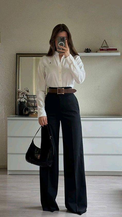 Outfit Formal Mujer, Cute Professional Outfits, Old Money Outfits, Stylish Work Attire, Corporate Outfits, Business Casual Outfits For Work, Casual Day Outfits, Elegante Casual, Classy Work Outfits