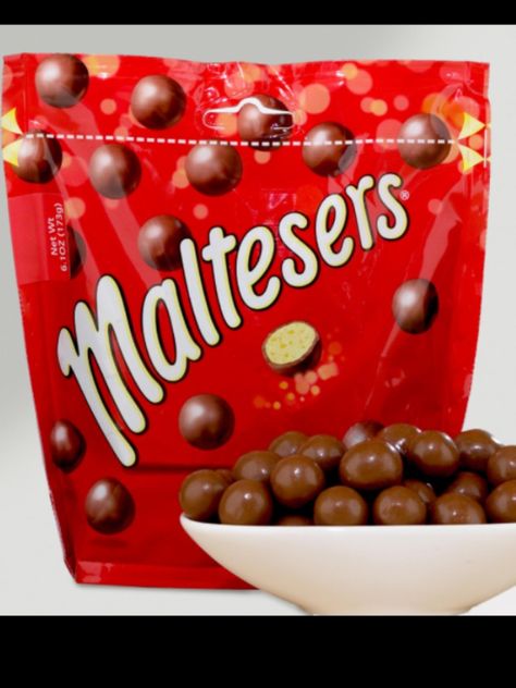 I could eat these till the cows come home! Chocolate Candy Brands, Maltesers Chocolate, Malted Milk Balls, Chocolate Malt, Quick Easy Desserts, Junk Food Snacks, Malted Milk, Chocolate Brands, Pink Cupcakes