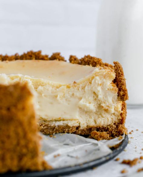 Dairy Free Cheesecake - fitandfull.ca Lactose Free Cheesecake, Dairy Free Cheesecake Recipe, Lactose Free Cheese, Delicious Cheesecake Recipes, Dairy Free Cheesecake, Frozen Cheesecake, Vegan Cheesecake Recipe, Dairy Free Cream Cheese, Vegan Cream