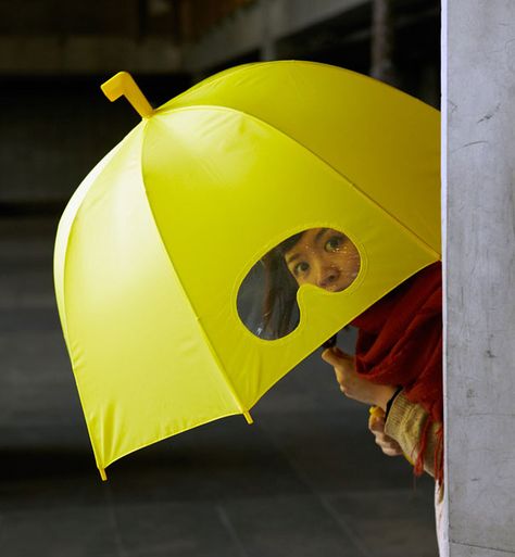 15 Cool And Creative Umbrellas Funny Inventions, Weird Inventions, Holding An Umbrella, Bubble Umbrella, Cute Umbrellas, Yellow Umbrella, Umbrella Designs, Under My Umbrella, Singing In The Rain