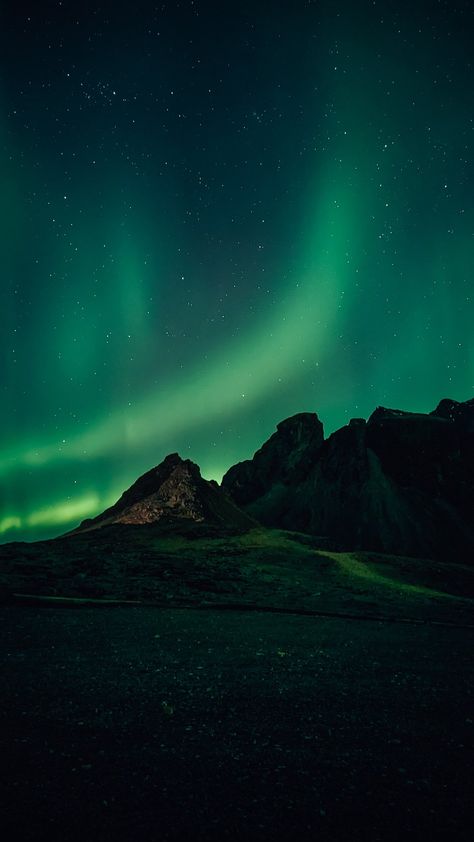 Northern Lights In Iceland, Northen Light Aesthetic, Norway Lights, Northern Lights Aesthetic, Iceland Aurora Borealis, Norway Northern Lights, Northern Lights Alaska, Iceland Wallpaper, Iceland Northern Lights