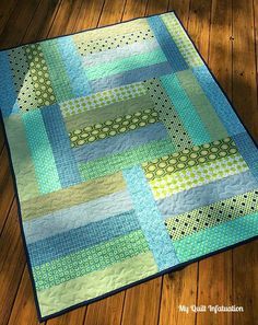 Baby Quilt Tutorials, Quick Quilt, Quilt Modernen, Fat Quarter Quilt, Baby Quilt Patterns, Childrens Quilts, Sew Ins, Quilt Tutorial, Beginner Quilt Patterns