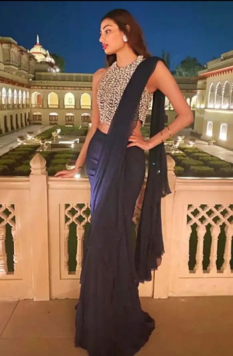 Jahnvi Kapoor, Ruffle Sarees, Navy Blue Saree, Athiya Shetty, Ridhi Mehra, Basic Mehndi, Saree Wearing, Saree Draping Styles, Sari Design