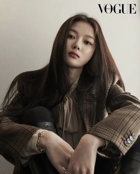 Kim Yoo Jung Photoshoot, Kim Yoojung, Kim You Jung, Short Hair Tomboy, Kim Yoo Jung, Dakota Fanning, Vogue Korea, Korean Actresses, Korean Celebrities