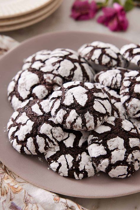 Chocolate Crinkle Cookies Recipe, Homemade Chocolate Frosting, Crinkle Cookies Recipe, Chocolate Crinkle, Christmas Delights, Easy Chocolate Desserts, Cookie Plate, Preppy Kitchen, Chocolate Crinkle Cookies