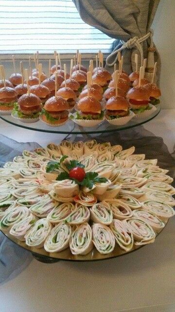 Finger Food Table Ideas, Finger Food Catering, Colorful Hairstyles, Party Food Buffet, Catering Ideas Food, Party Food Platters, Party Catering, Catering Food, Food Displays