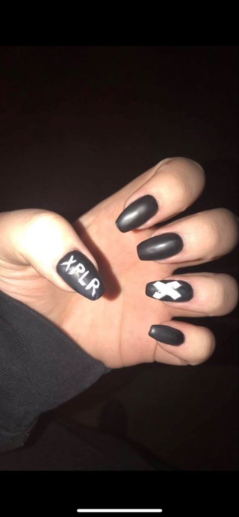 Xplr Nail Ideas, Sam And Colby Nails Designs, Black Emo Nails Short, Pierce The Veil Acrylic Nails, Colby Brock Nails, Black Emo Nails Ideas, Black Nail Designs Emo, Colby Brock Inspired Nails, Colby Brock Outfit Aesthetic