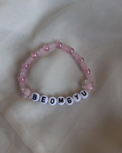 Beomgyu Bracelet, Txt Bracelet Ideas, Kpop Bead Bracelets, Kpop Bracelet Ideas, Txt Bracelet, Kpop Bracelet, Minimalistic Jewellery, Pop Beads, Txt Kpop