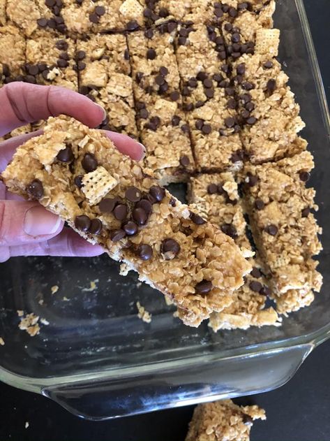 Chex Cereal Recipes, Chex Cereal Bars, Peanut Butter Chex, Cereal Bars Homemade, Bars Recipes Healthy, Sweet Chex, Chocolate Granola Bars, Breakfast Cereal Bars, Healthy Granola Bars