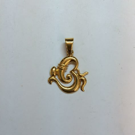 Om Gold Pendal, Kerala Thali Locket Designs Gold, Lockets For Man, God Lockets In Gold, Ganesh Locket Pendants, Om Locket Gold, Gold Locket Design, Hindu Jewelry, Gold Pendants For Men