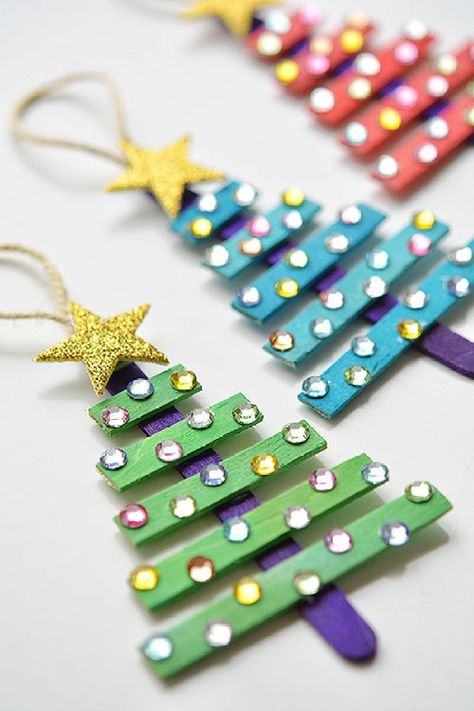 Popsicle Stick Christmas Crafts, Stick Christmas Tree, Dollar Store Christmas Crafts, Christmas Crafts For Kids To Make, Dollar Store Christmas, Diy Valentine, Christmas Tree Crafts, Preschool Christmas, Easy Christmas Crafts