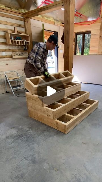 Build Steps Diy, How To Make Steps For A Porch, How To Build Outdoor Steps, Temporary Outdoor Steps, Diy Box Steps, Diy Wooden Steps Outdoor, Diy Wooden Stairs Outdoor, Diy Back Door Steps, Simple Outdoor Stairs