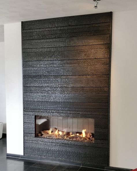 Shou Sugi Ban Interior Design, Shou Sugi Ban Fireplace, Burnt Wood Furniture, Yakisugi Interior, Burnt Wood Interior, Shoshugiban Wood, Shousugiban Wood, Yakisugi Furniture, Shou Sugi Ban Interior