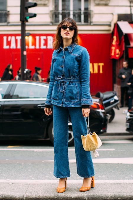 Looks Total Jeans, Paris Street Style Fall, Style Bleu, Street Style 2018, Look Jean, Denim Texture, Moda Paris, Paris Fashion Week Street Style, All Jeans