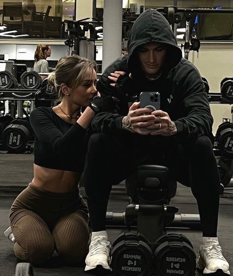 Couple Pics on Twitter: "https://t.co/X8sFKyEy31" / Twitter Gym Couple, Gym Pictures, Gym Photos, Trening Fitness, Gym Inspiration, A Gym, Workout Aesthetic, Photo Couple, Naha