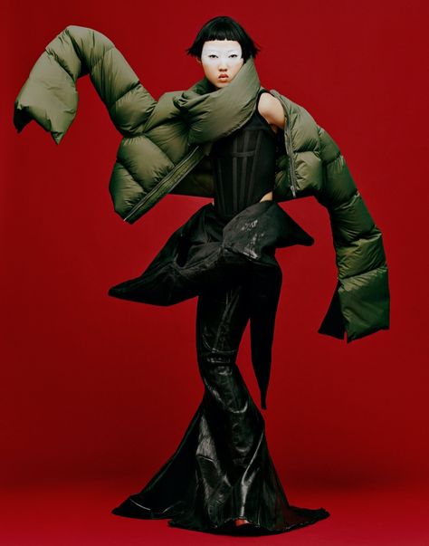 Chloe Tang Grazia China Jason Kim Puffer Editorial Kim Ig, Avant Garde Photography, Silhouette Mode, Jason Kim, High Fashion Poses, Mode Editorials, High Fashion Editorial, High Fashion Photography, Avant Garde Fashion