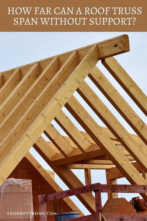 Roofing Repair, Roof Truss Design, Wood Truss, Garage Roof, Framing Construction, Timber Roof, Home Building Tips, Wood Roof, Wood Frame Construction