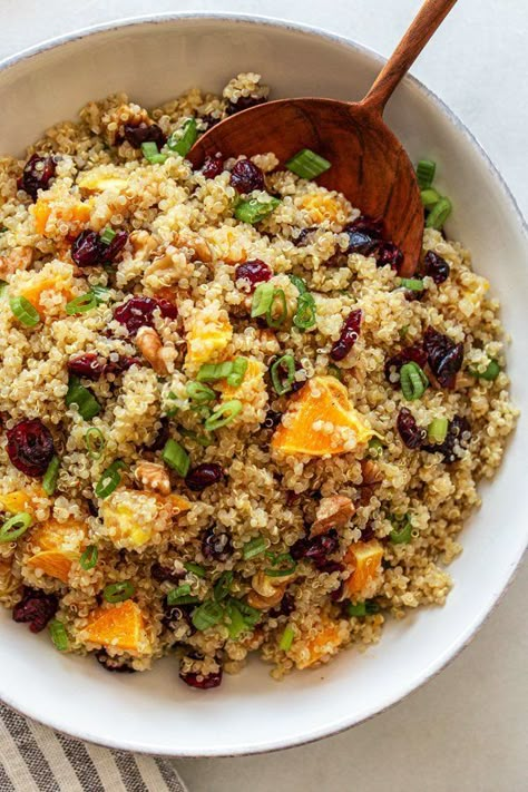 Orange Quinoa Salad, Cold Quinoa Salad, Cranberry Quinoa, Quinoa Side Dish, Orange Salad Recipes, Cranberry Quinoa Salad, Gluten Free Sides Dishes, Orange Cranberry, Cranberry Salad