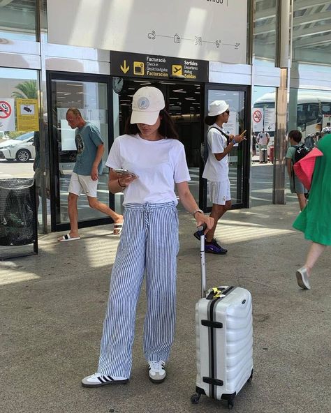 Classy Airport Outfit, Chic Airport Outfit, Chic Travel Outfit, Comfy Airport Outfit, Airport Outfit Summer, Thailand Outfit, Airport Travel Outfits, Flight Outfit, Airplane Outfits