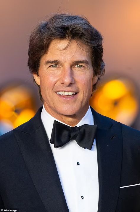 Tom Cruise Teeth, Tom Cruise Movies, The Last Samurai, Liam Neeson, New Photo Download, Charlie Chaplin, Katie Holmes, Photo Retouching, Hollywood Actor