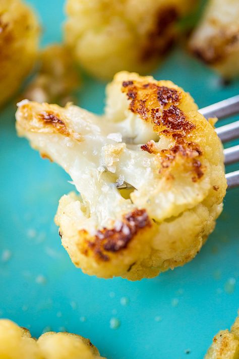 Buttery Garlic Roasted Cauliflower Cheesy Mashed Cauliflower, Best Cauliflower Recipe, Garlic Cauliflower, Cauliflower Curry, Crowd Pleasing Recipes, Low Carb Sides, Roast Chicken Recipes, Garlic Mashed, Veggie Side Dishes