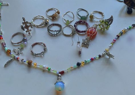 design jewelry necklace wire rings colorful cute Charm Rings, Jewelry Inspo, Bead Charms, My Girl, Charm Bracelet, Charms, Beads, Quick Saves