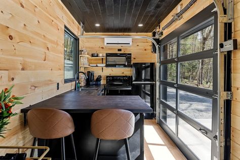 Small Condo Decorating, Cargo Home, Container House Interior, Tiny Container House, Storage Container Homes, Container Cabin, Shipping Container House Plans, Tiny House Layout, Tiny House Inspiration