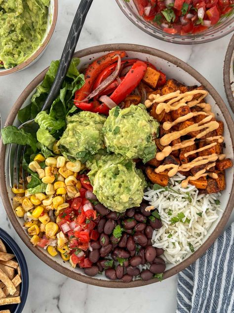 Vegan Burrito Bowls with Black Beans and Sweet Potatoes (gf) Vegan Black Bean Bowl, Vegan Burrito Bowl Meal Prep, Burrito Bowl Black Beans, Plant Based Nourish Bowl, Healthy Vegetarian Packed Lunch, Vegan Veggie Bowl, Eating Clean Vegetarian, Veggie Bowls Healthy Vegetarian Recipes, Burrito Bowl Salad