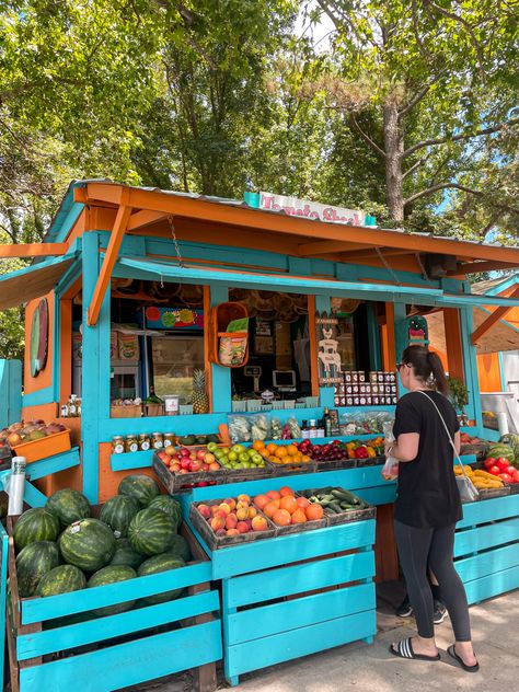 Roadside Fruit Stand, Food Shack Design, Tropical Fruit Stand, Snack Shack Ideas, Fruit Stand Ideas, Fruit Stand Aesthetic, Fruit Kiosk, Beach Shack Aesthetic, Smoothie Stand