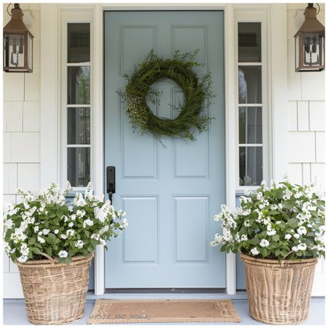 Spring Wreath Ideas: Elevate Your Porch Decor with an Outdoor Wreath - houseandroam.com Front Porch Styling, Porch Styling, Front Porch Landscape, Front Door Plants, Porch Landscaping, Blue Front Door, Spring Porch Decor, Front Stoop, Outdoor Wreath