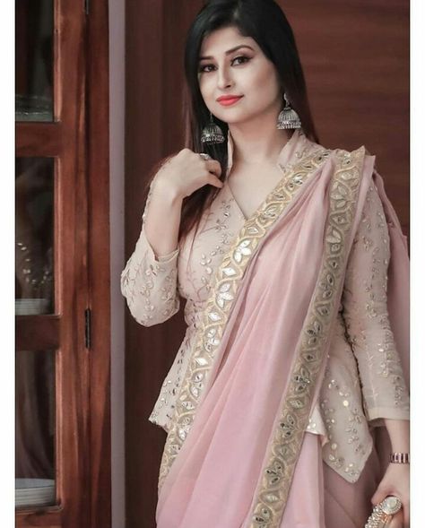 Long Blouse Designs For Saree, Long Blouse Designs Saree Full Sleeves, Jacket For Saree, Saree With Long Blouse, Long Blouse Designs Latest, Long Blouse Saree, Saree Jacket Designs, Long Blouse Designs, Saree Wearing Styles