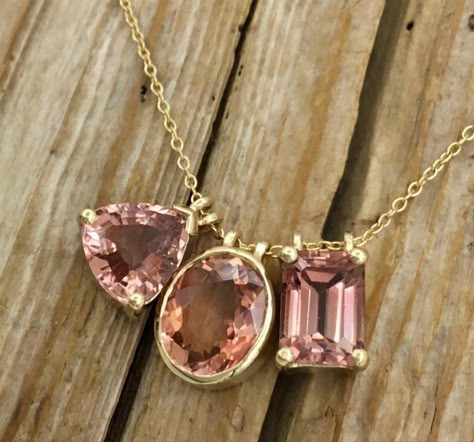 Diamond Pendants Designs, Multicolor Jewelry, Fancy Jewelry Necklace, Jewelry Set Design, Antique Gold Jewelry, Jewelry Fashion Trends, Classy Jewelry, Pink Jewelry, Fancy Jewelry