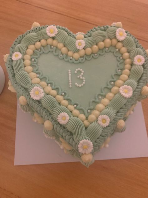 Cake Designs For 12 Year Girl, 12 Year Birthday Cake Ideas, Cakes For 12 Year Girl, 13 Bday Cake Ideas, 11 Birthday Cake Ideas, Cake Inspo For 14th Birthday, Cute Birthday Cake Ideas Aesthetic, Cute Cakes For 13th Birthday, Birthday Cake Ideas For Teens 13