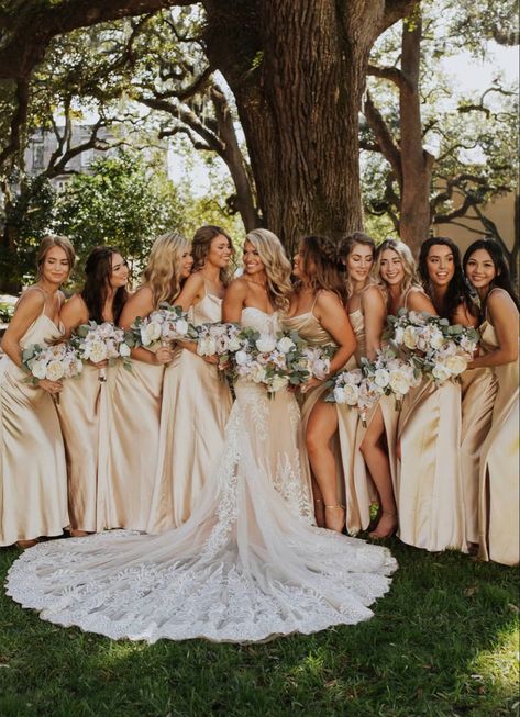 Ivory Nude Wedding Dress With Bridesmaids, Timeless Wedding Party Colors, Wedding With Champagne Colors, Nuetral Pallete Bridal Party, Light Pink And Champagne Wedding, Wedding Picture Bridesmaid, 11 Bridesmaids Pictures, 9 Bridesmaids Photography, Stylized Wedding Photoshoot