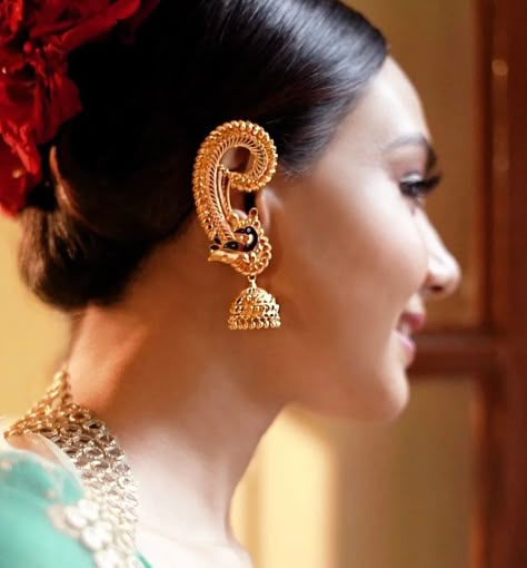 Gold Kaan Design, Gold Earing Design New For Bride, Kan Bala Gold, Gold Earcuffs Earrings Indian, Jwellary Unique Gold Design, Earcuffs Earrings Indian, Ear Cuffs Gold Indian, Bengali Gold Jewellery, Bengali Jewellery