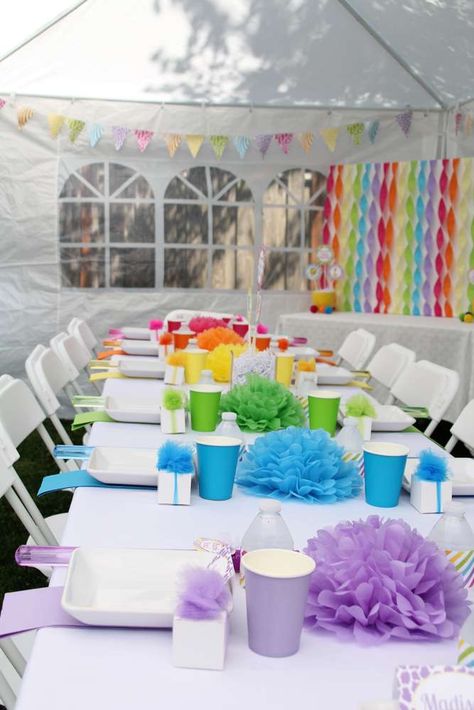 Loving the colorful table settings at this Rainbow Animal Birthday Party! See more party ideas and share yours at CatchMyParty.com #catchmyparty #partyideas #rainbowparty #rainbowtablesettings Color Party Table Decor, Rainbow Table Set Up, Birthday Tables Ideas, Rainbow Themed Birthday Party Table Settings, Art Party Table Set Up, Kids Rainbow Party Table, Rainbow Birthday Party Table Set Up, Rainbow Birthday Table Decor, Rainbow Party Table Decor